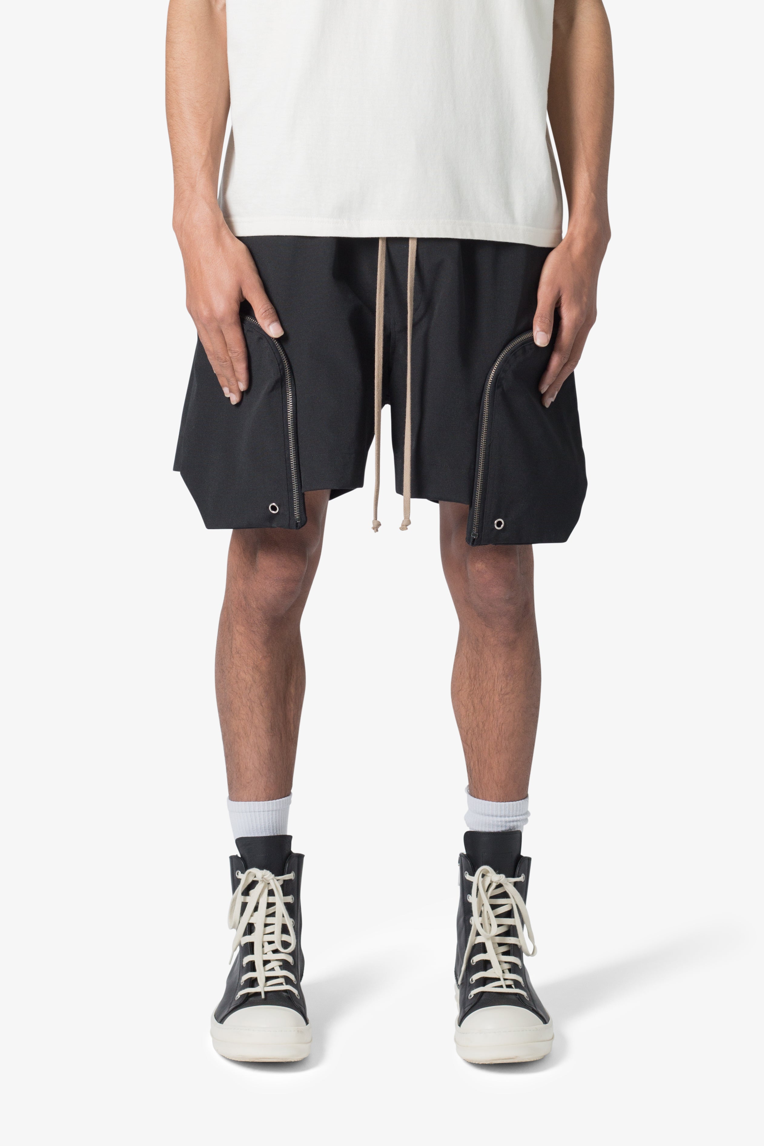 Front Pocket Geo Shorts - Black